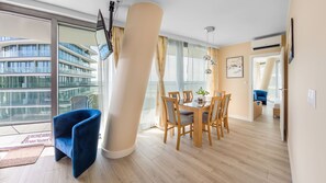 Apartament (B754) | Wohnbereich | Plasmafernseher