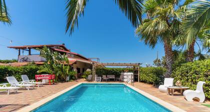 Holiday Home 'Villa Relax Due' with Shared Pool & Wi-Fi