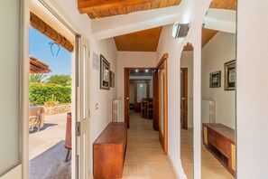 Interior - Holiday Home 'Villa Relax Due' with Shared Pool & Wi-Fi (Galatone)
