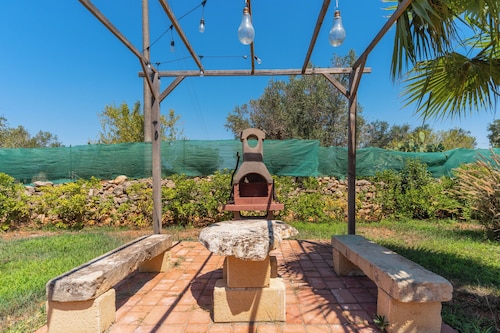 Holiday Home 'Villa Relax' with Shared Pool & Wi-Fi