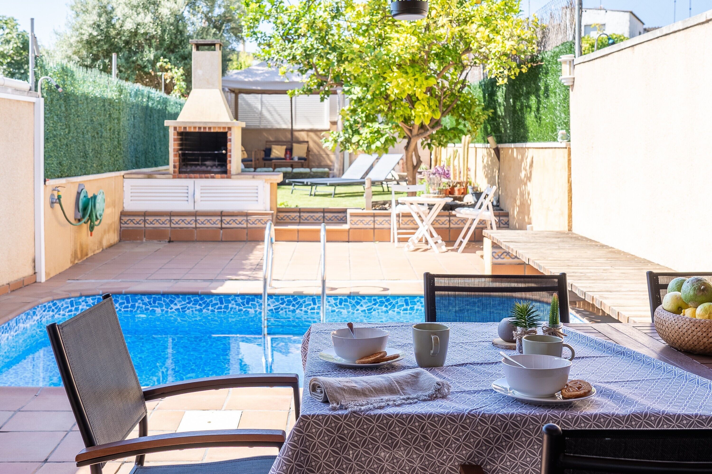 屋外ダイニングエリア