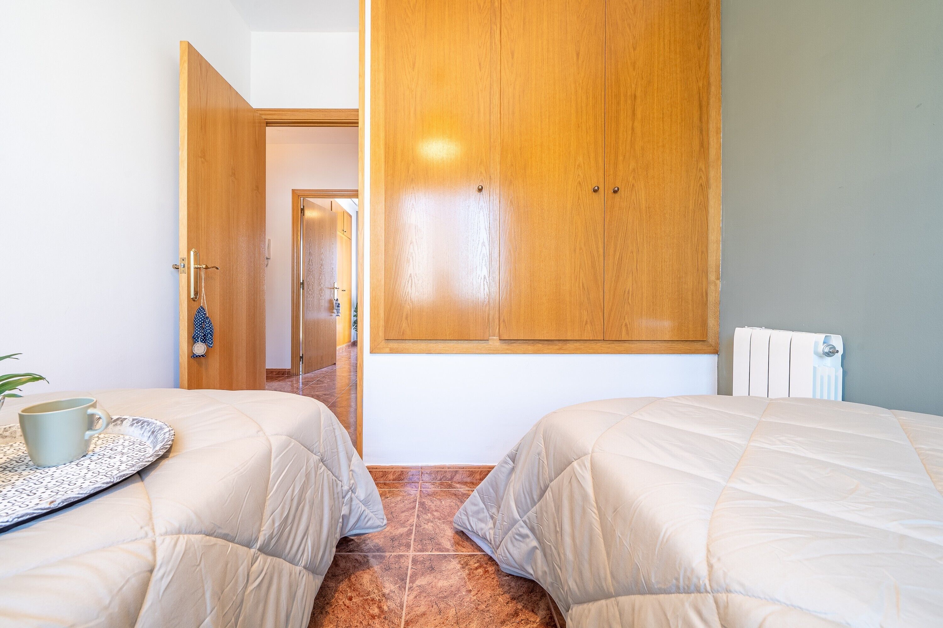 3 habitaciones, tabla de planchar con plancha y wifi gratis 