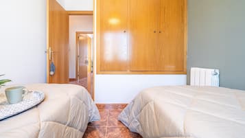 3 habitaciones, tabla de planchar con plancha y wifi gratis