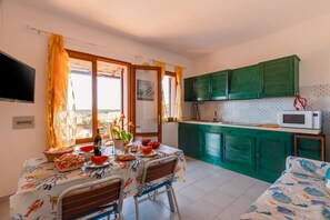 Dining - Apartment 'Torre dei Corsari - Dune d'Oro' with Sea View & Terrace (Torre dei corsari)