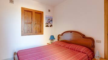 2 chambres, fer et planche à repasser, draps fournis