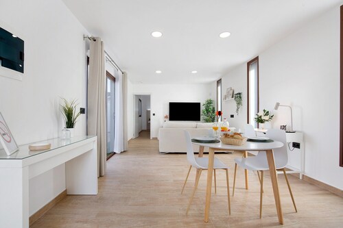 Ferienwohnung "Crepusculo" mit Bergblick, Terrasse & WLAN