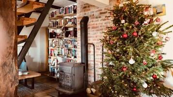 Cottage | Interior