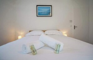 2 slaapkamers, reisbedje, wifi, beddengoed