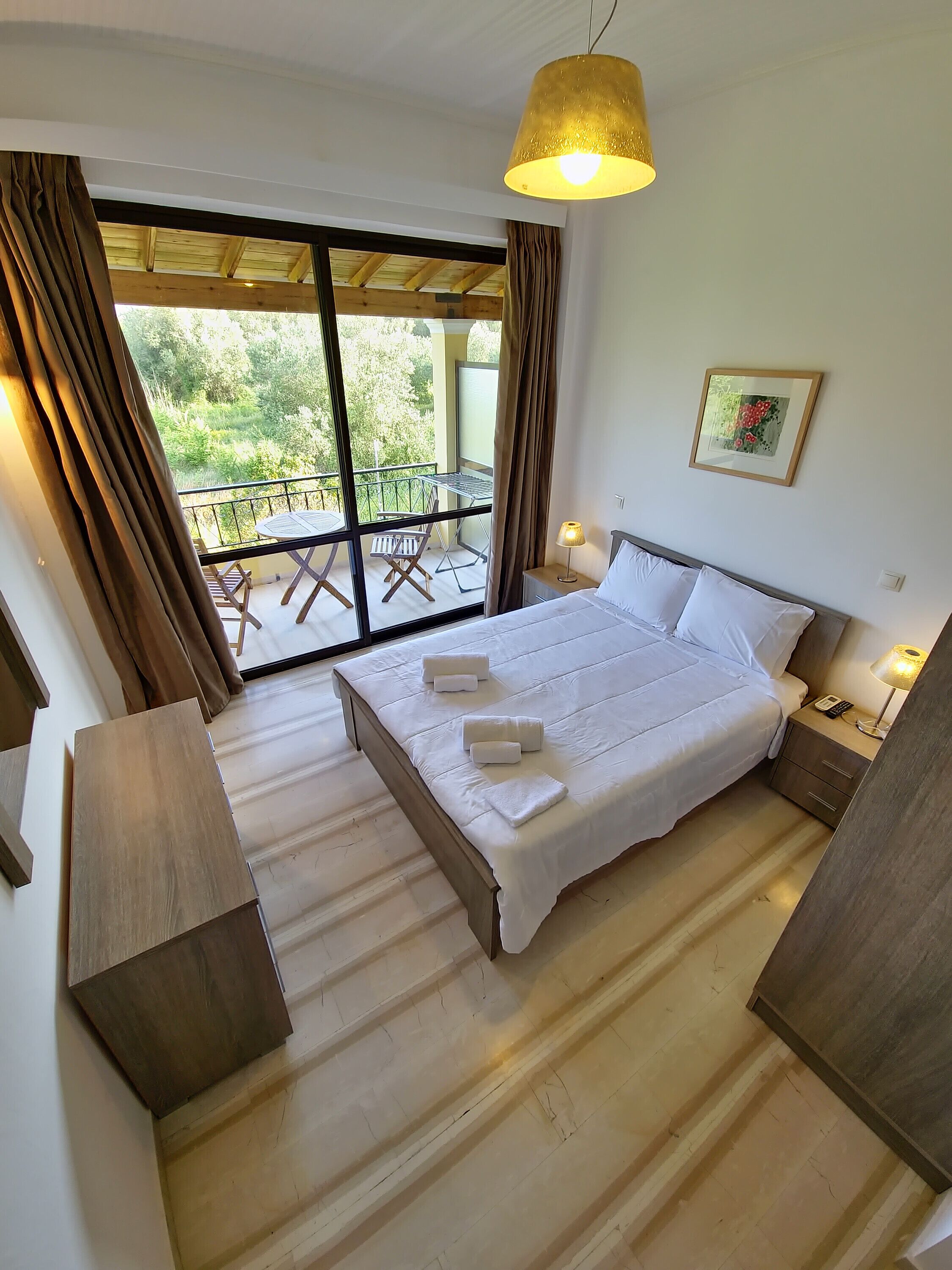 1   多间卧室、免费 WiFi、床单