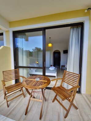 1 bedroom, free WiFi, bed sheets - Studio Apartment 'Alexandra Studio 2' with Private Balcony & Wi-Fi (Lefkimmi)