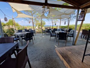 Outdoor dining - Studio Apartment 'Alexandra Studio 2' with Private Balcony & Wi-Fi (Lefkimmi)