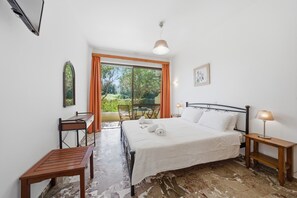 1 bedroom, free WiFi, bed sheets - Studio Apartment 'Alexandra Studio 6' with Private Balcony & Wi-Fi (Lefkimmi)