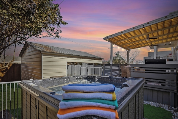 Bañera de hidromasaje al aire libre