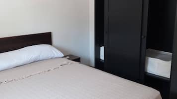 3 bedrooms, iron/ironing board, travel crib, free WiFi