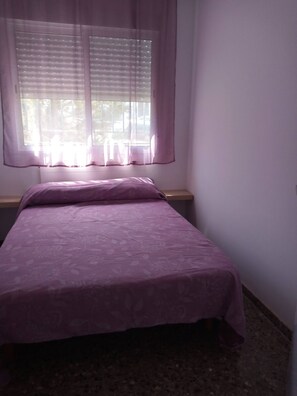3 chambres, fer et planche à repasser, lit parapluie, Wi-Fi gratuit