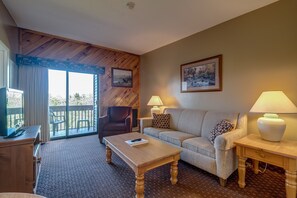 Living area - Weirs Beach Retreat: 3BR Condo, Full Kitchen (Laconia)