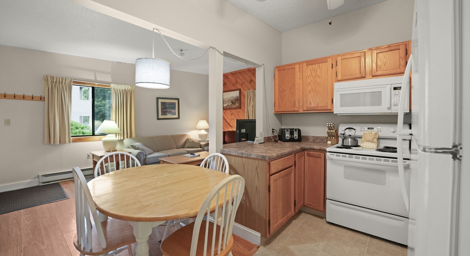 Coffee/tea maker, fridge, microwave, oven
