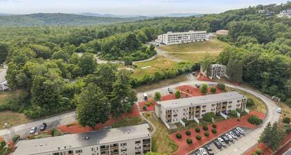 Lakes Region Getaway | 3BR Condo Near Weirs Beach