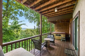 Tina de hidromasaje al aire libre