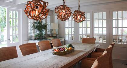 Luxury Holiday Estate with Pool, minutes walk from Pink Sands beach