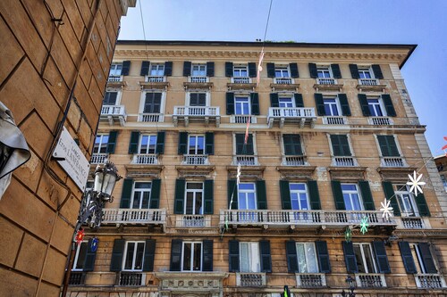 La finestra sul cortile di Via Roma by Wonderful Italy