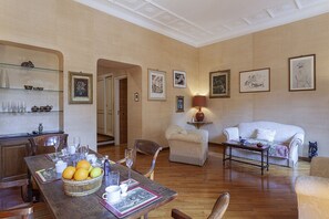 Interior - La Finestra su Via Roma by Wonderful Italy (Genova)