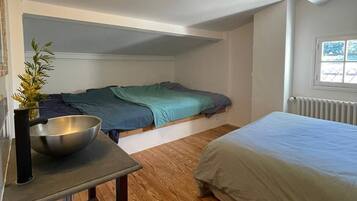 5 sovevĂŠrelser, skrivebord, strygejern/strygebrĂŠt, weekendseng