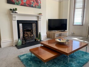 Apartment, Multiple Beds | Living room