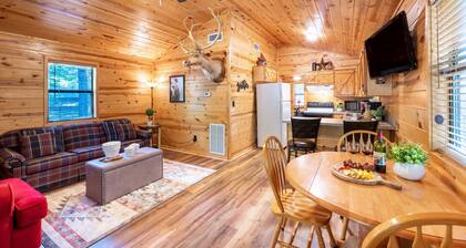 The Lazy Pinecone-1 Bed/1 Bath