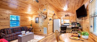 The Lazy Pinecone-1 Bed/1 Bath