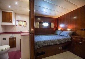 1 bedroom - Room on luxury sailyacht (mikonos)