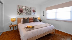 3 bedrooms, iron/ironing board, travel cot, WiFi - Quay Haven – complete relaxation & fun (Callala Beach)
