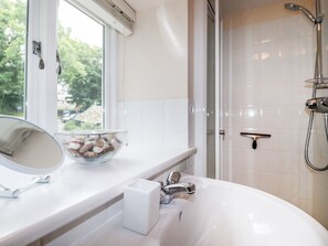 Shower - Grainstore (Tintagel)