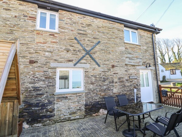 Cottage | Front of property - Grainstore (Tintagel)