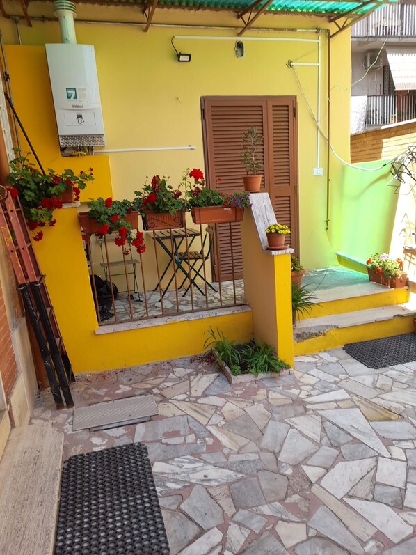 Apartment, 1 King-Bett | Balkon