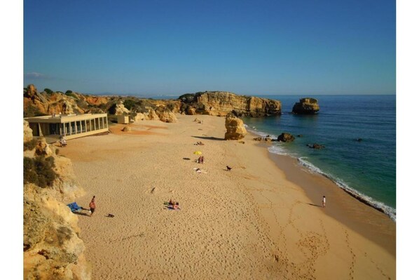 In Strandnähe, Liegestühle