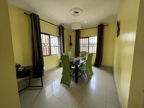 Dining - Spacious Entire One Bed apartment in Oniru, VI (Lagos)