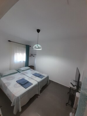 1 bedroom, iron/ironing board, travel cot, free WiFi