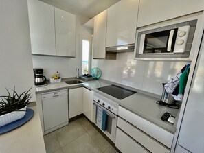Fridge, microwave, oven, dishwasher