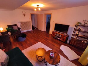 Smart-TV, videospill, DVD-spiller og bøker