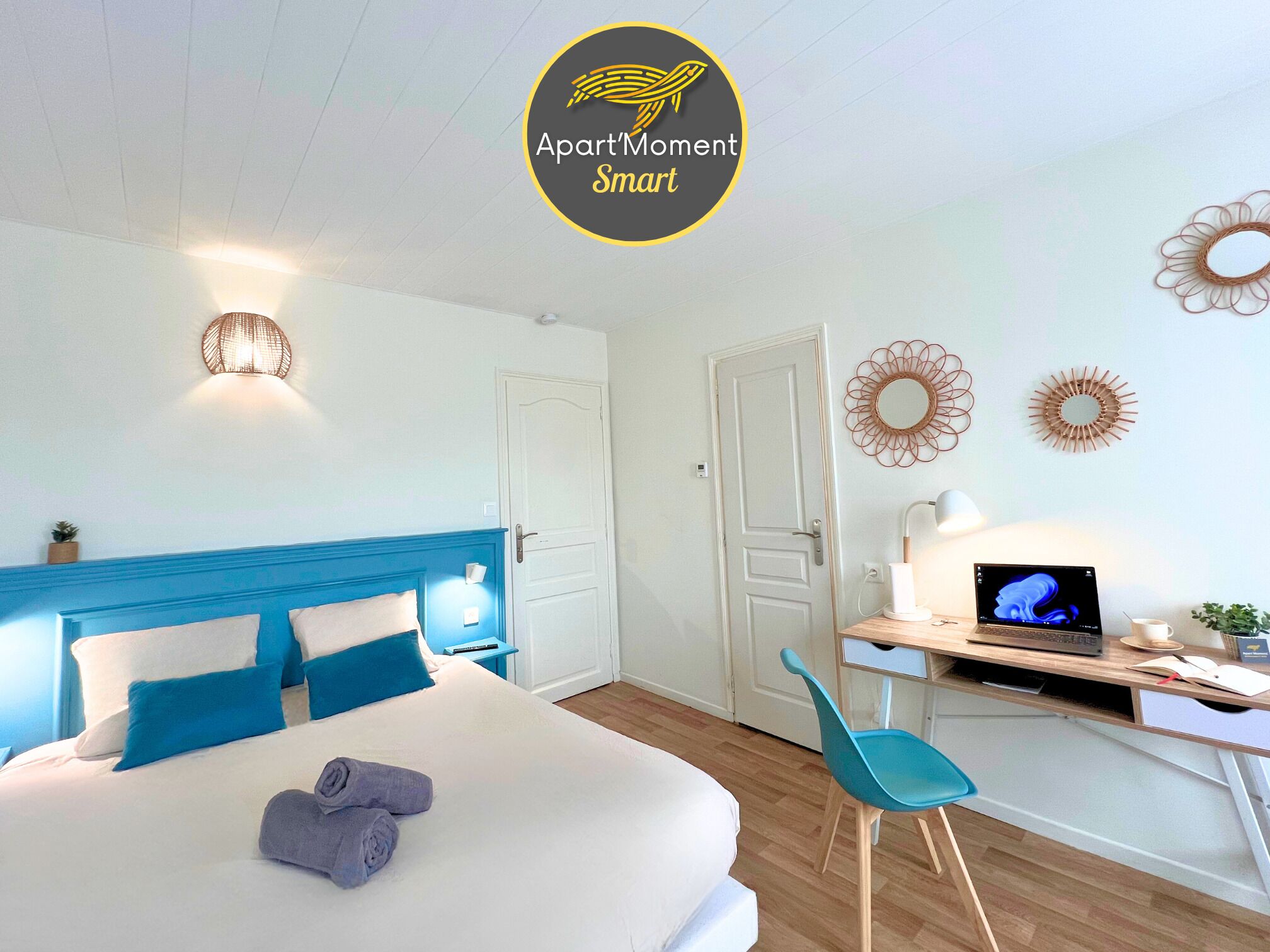 高級雙人房 | 筆電工作空間、免費無線上網、床單