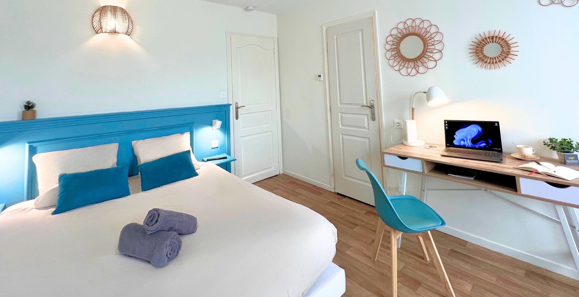 Superior Double Room | Laptop workspace, free WiFi, bed sheets