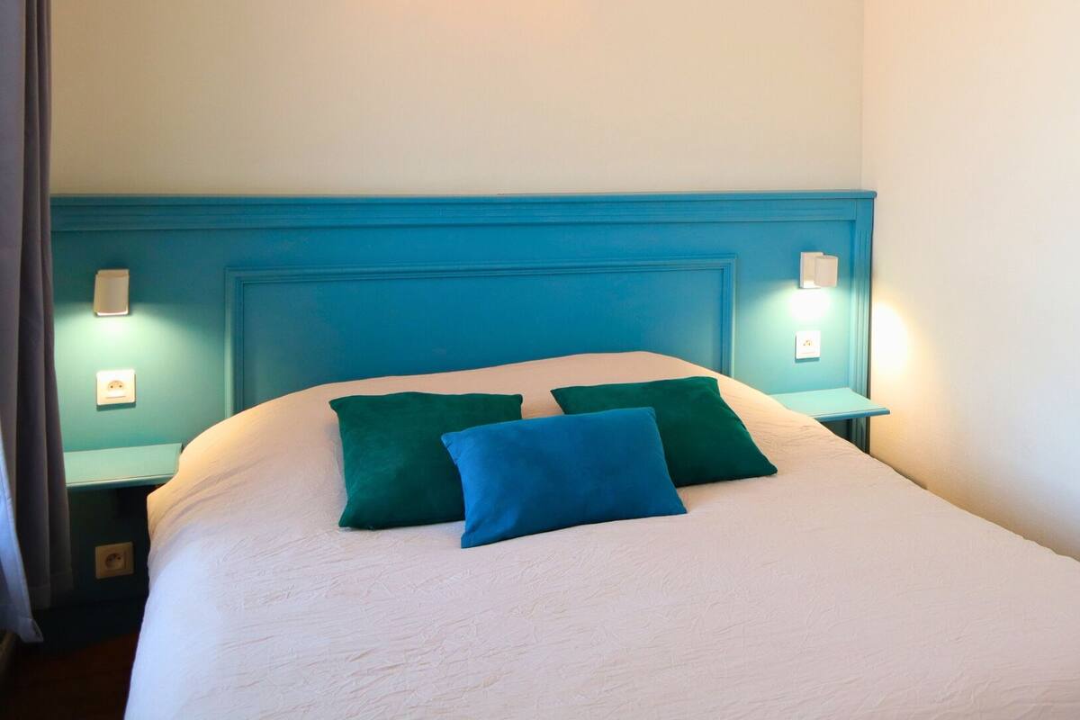 Comfort Room | 1 bedroom, laptop workspace, free WiFi, bed sheets