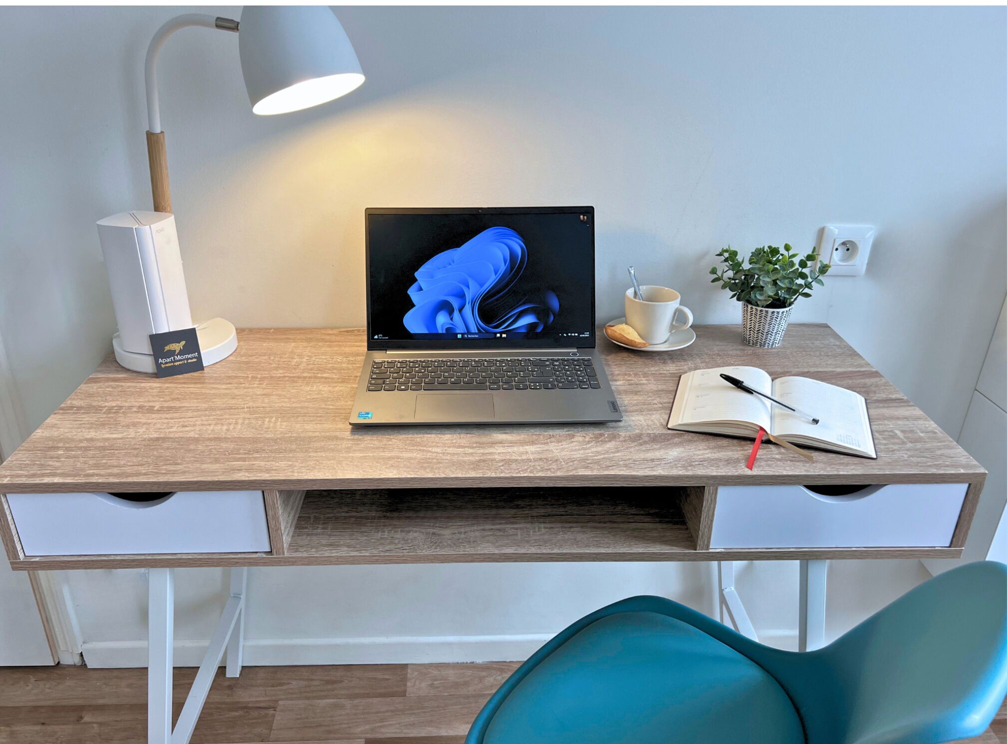 Comfort Room | Living area | Smart TV, offices