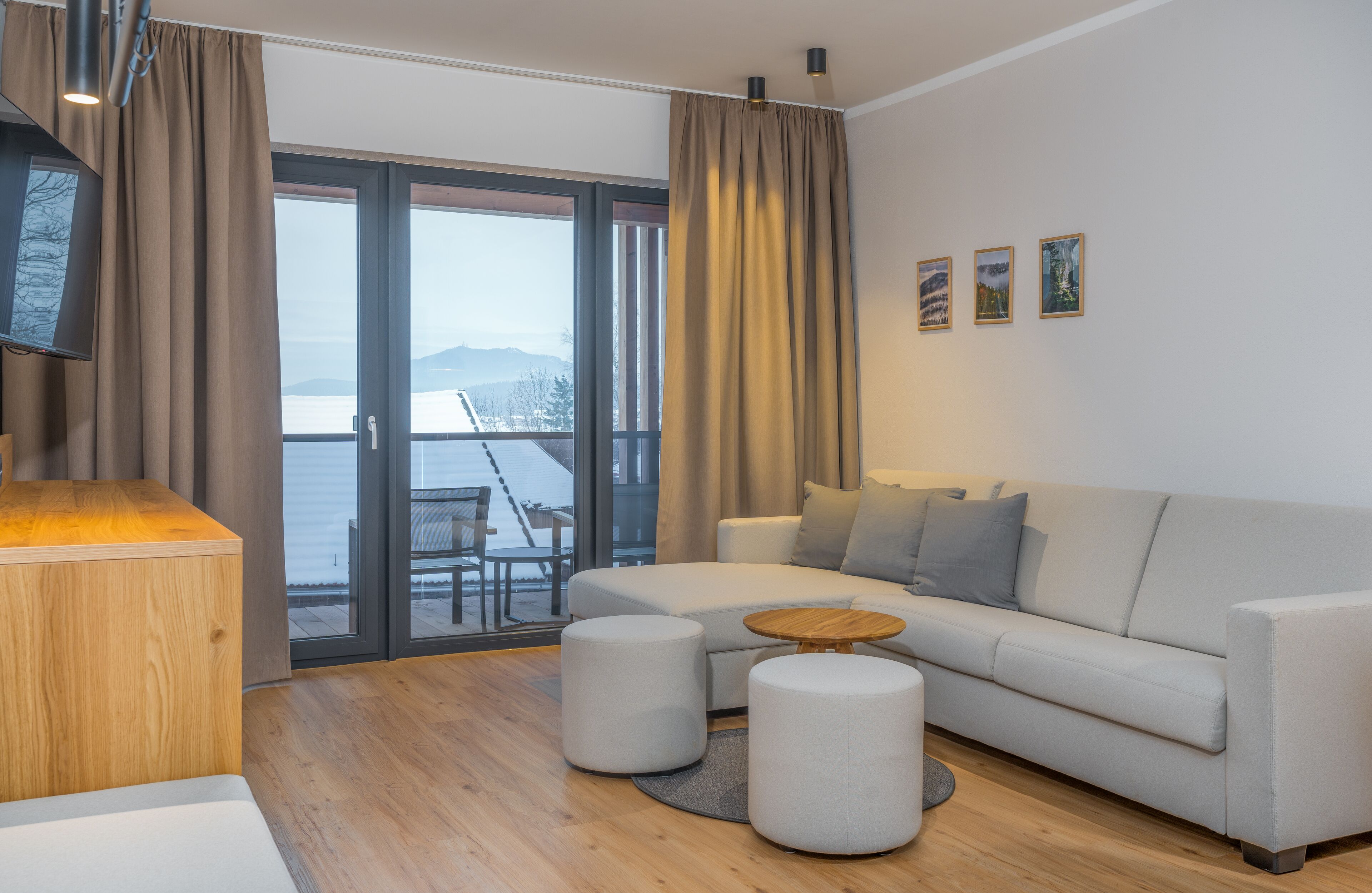 Allergitestet sengetøy, minibar, safe på rommet og skrivebord