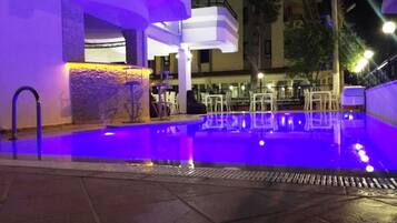 Seasonal outdoor pool