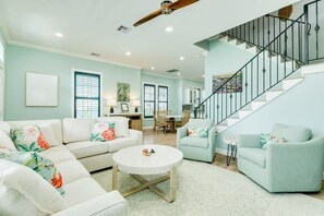 TV, peis og kontorer