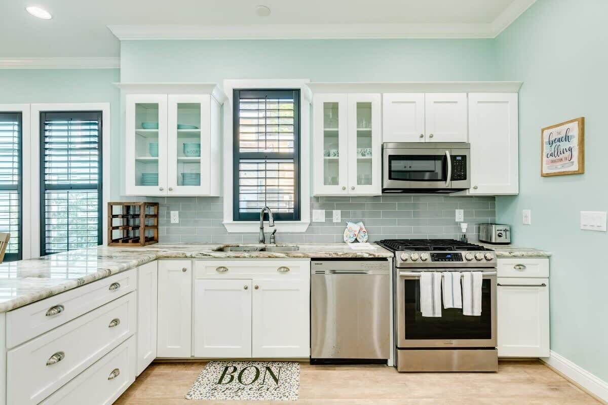 冰箱、微波炉、烤箱、炉灶