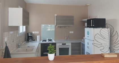 Villa privée avec jardin clos 20 minutes de la plage