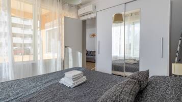 2 bedrooms, iron/ironing board, free WiFi, bed sheets